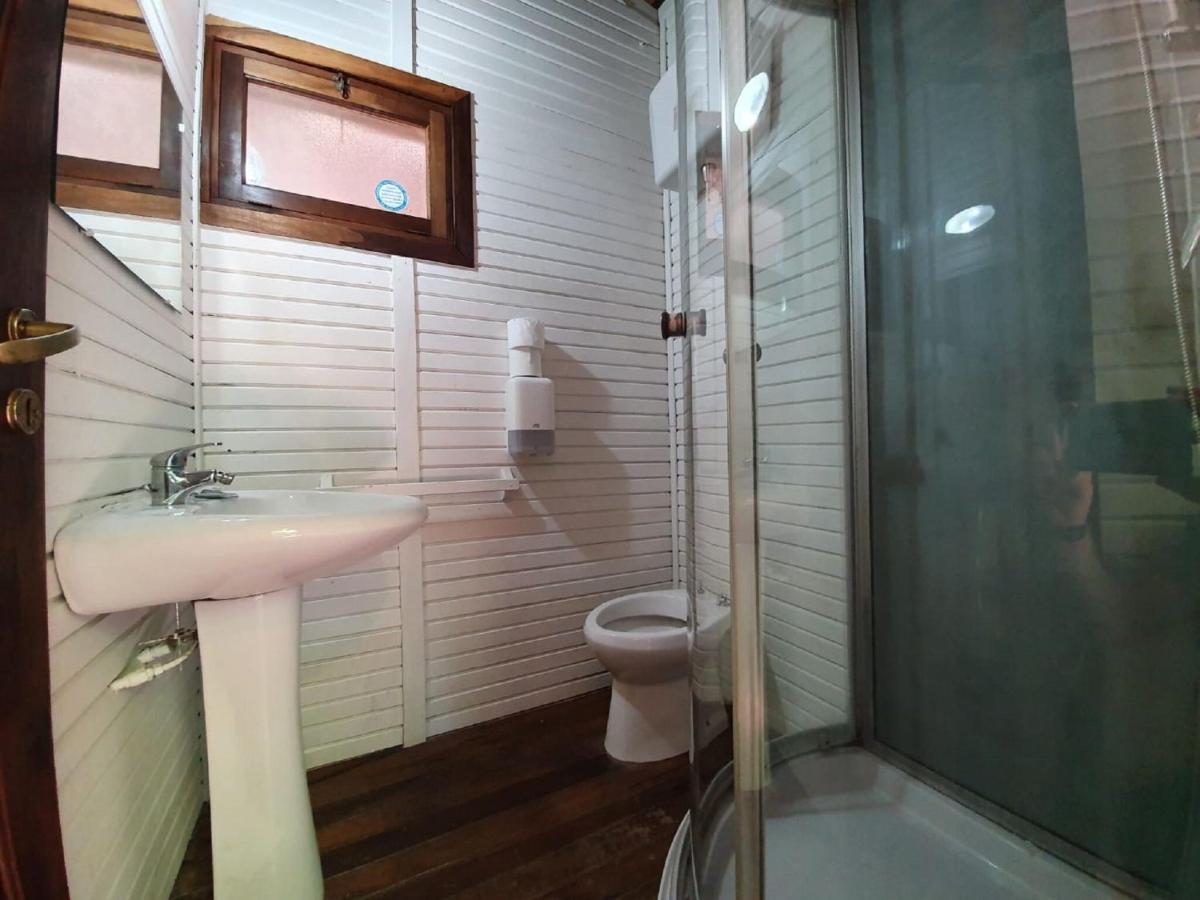 Chalet Near In A Park With Shared Swimming Pool Сasa de vacaciones
